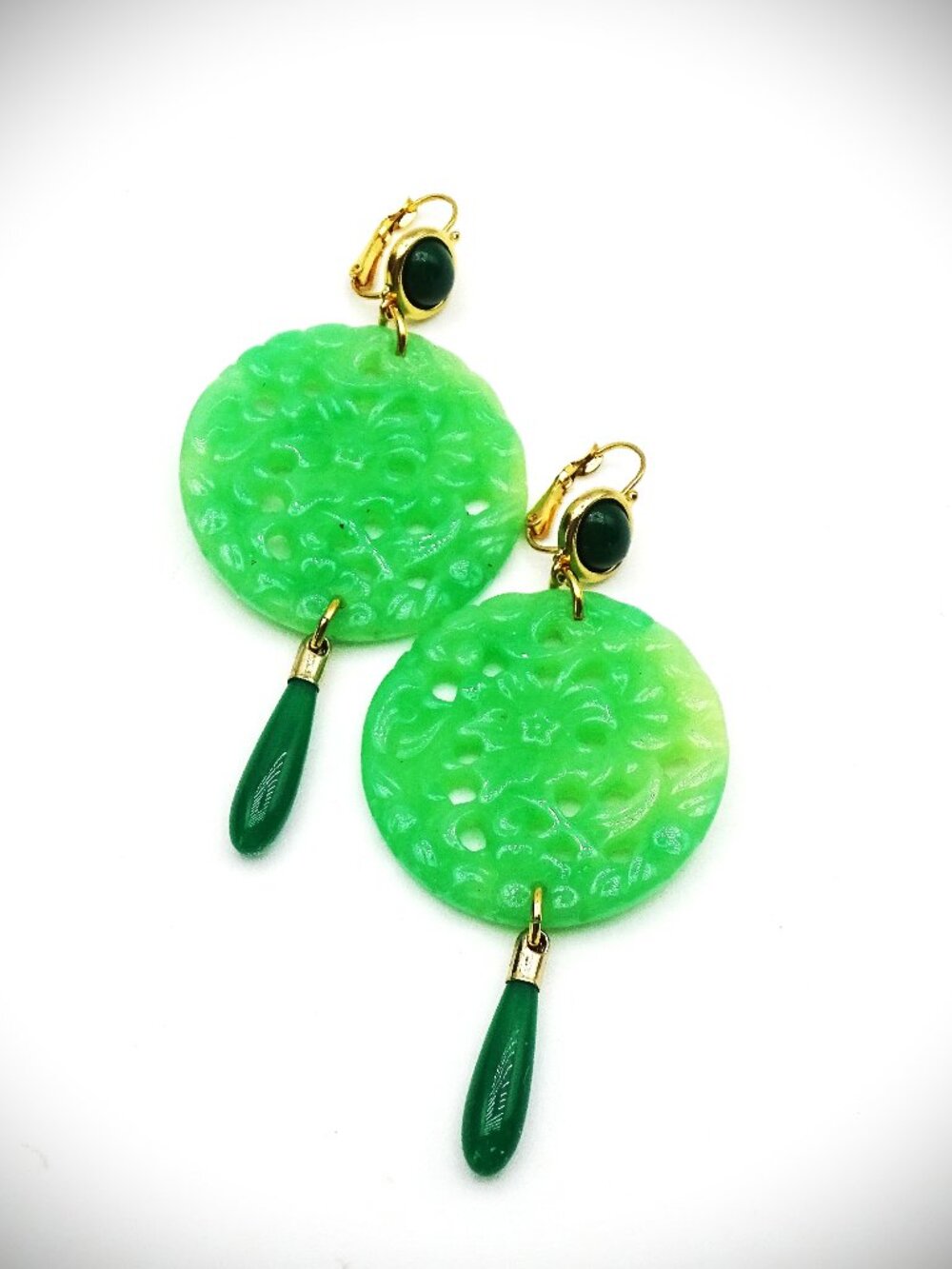 KENNETH JAY LANE Carved Resin Large Drop Pierced Leverback Earrings
